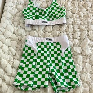 five dance wear 💚